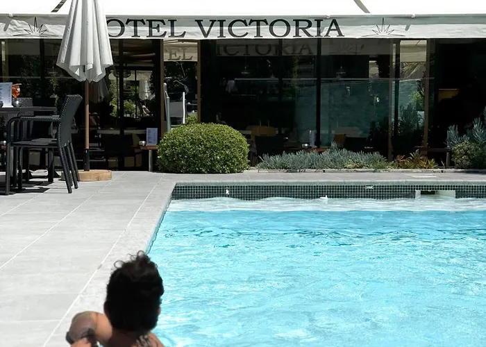 Victoria Hotel