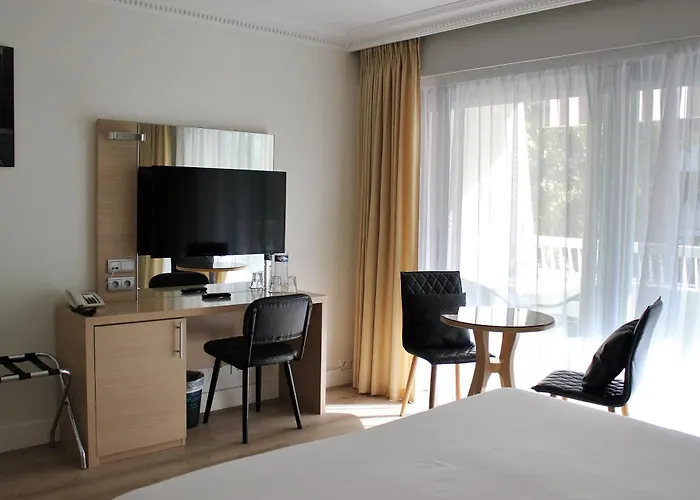 Victoria 4*