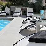 Victoria 4*