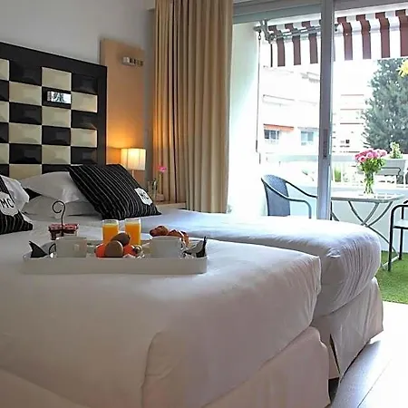 Victoria 4*