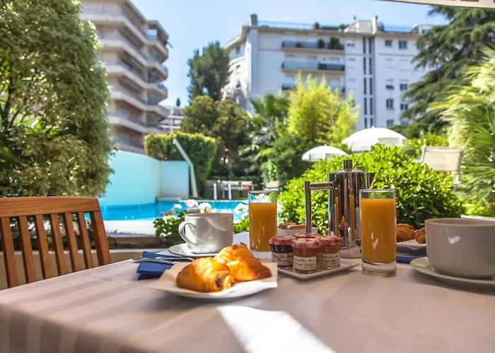 Victoria ホテル 4*