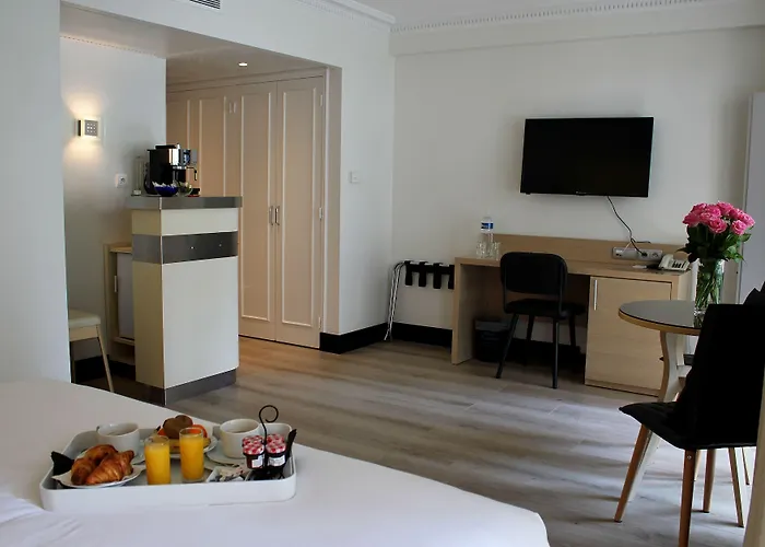 Victoria ホテル 4*