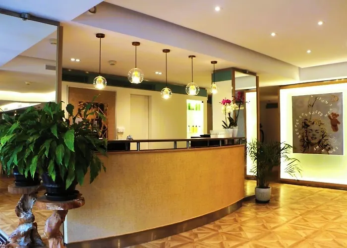 Victoria ホテル 4*